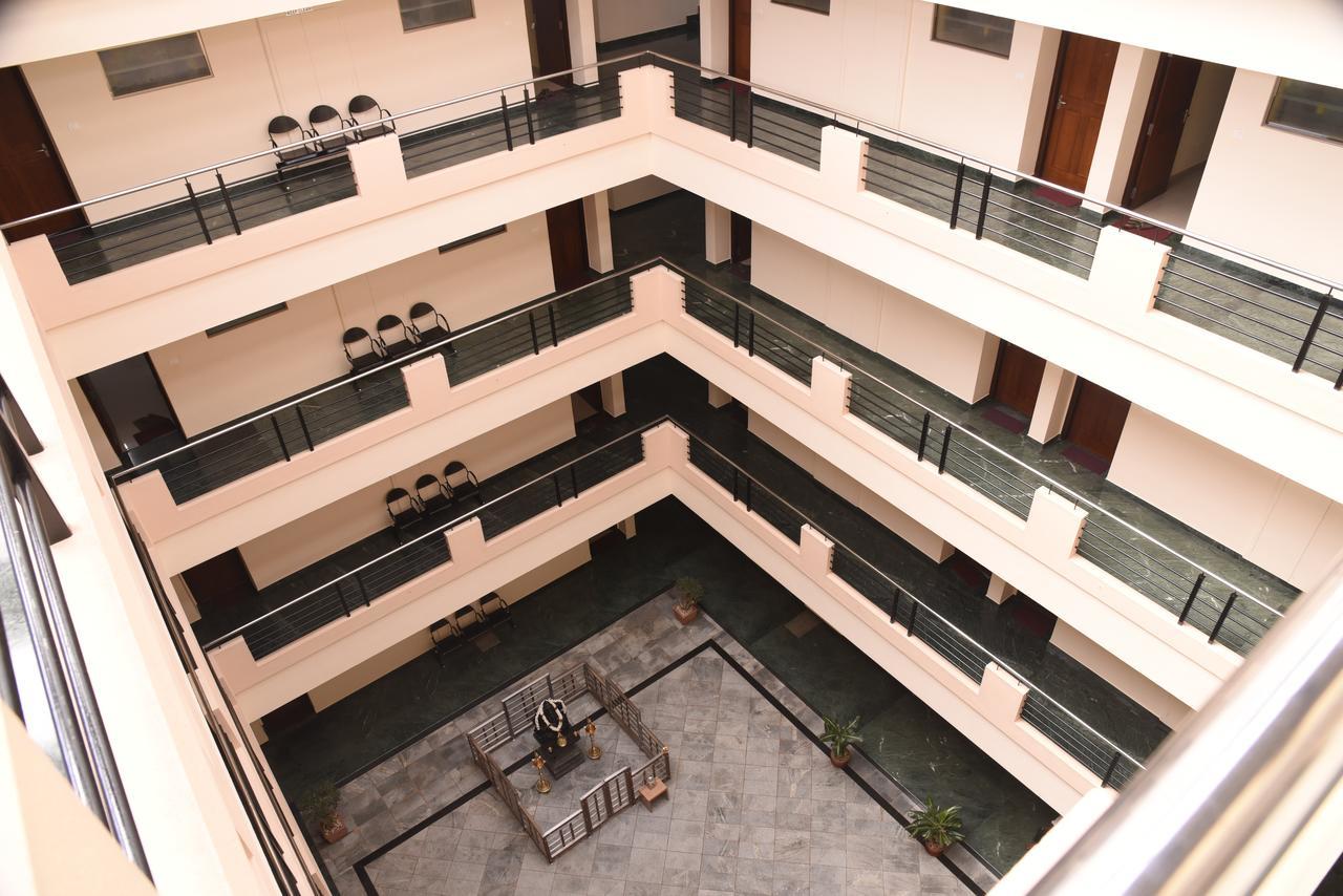 Slr Residency Hotel Subrahmanya Екстериор снимка